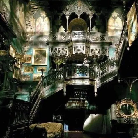 Photo du salon d'un manoir abandonné